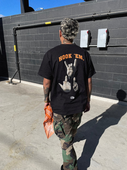 Hook Em Hands Tee